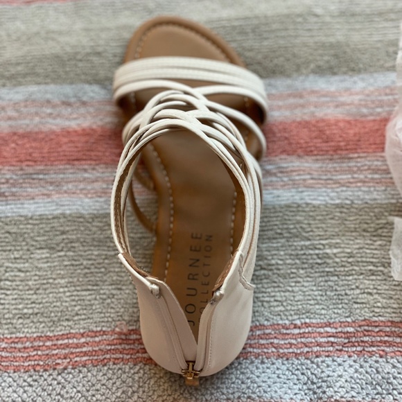 New Never Worn Journee Collection Hanni White Gladiator Sandals Size 7.5 - Picture 5 of 13